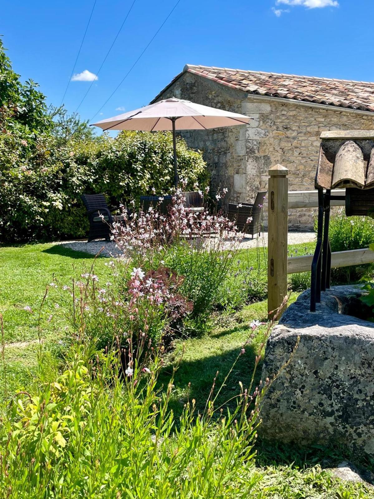 Girauderies Chambres D'Hotes/B+B Floirac  Екстериор снимка